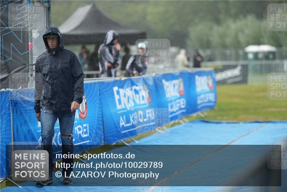 30.08.2026 - Elbe Triathlon Hamburg LAZAROV Photography http://msf.ph/oto/10029789 30.08.2026 16:03:52 Ziel  meine-sportfotos.de