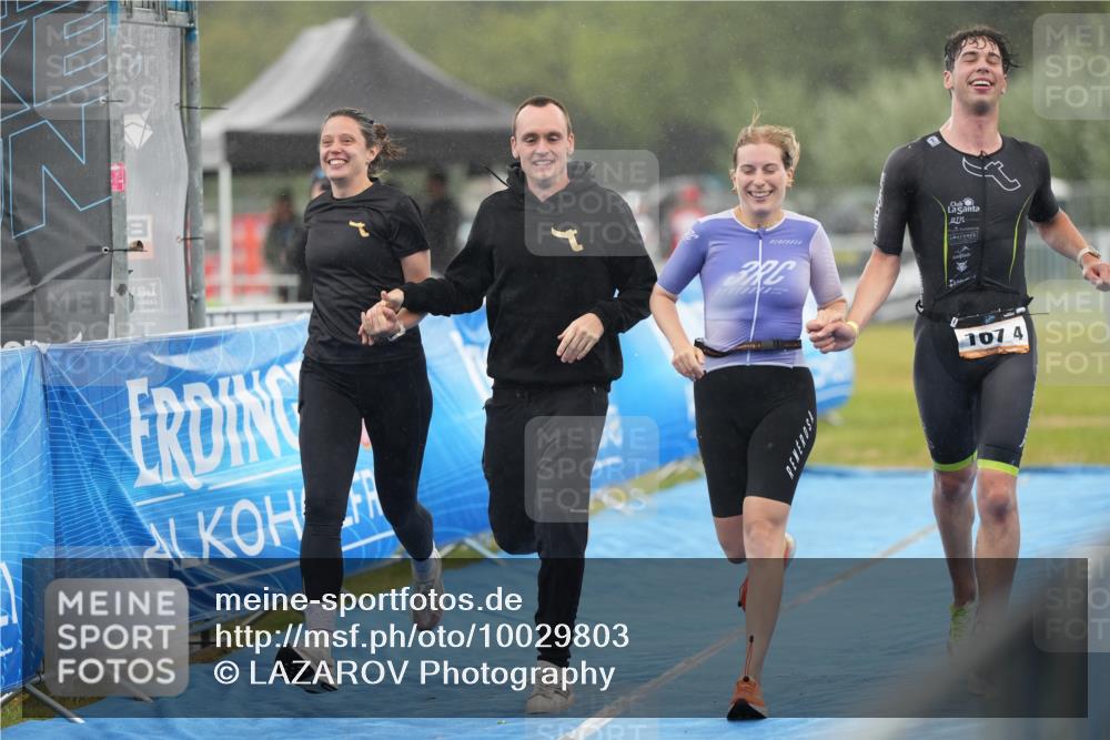 30.08.2026 - Elbe Triathlon Hamburg LAZAROV Photography http://msf.ph/oto/10029803 30.08.2026 16:11:07 Ziel  meine-sportfotos.de