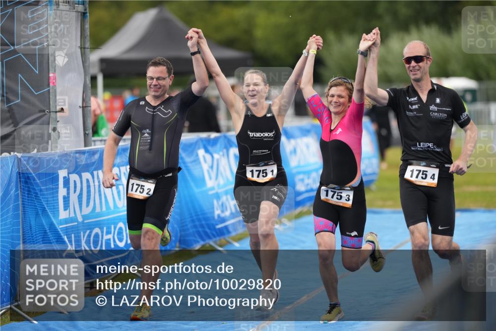30.08.2026 - Elbe Triathlon Hamburg LAZAROV Photography http://msf.ph/oto/10029820 30.08.2026 16:18:22 Ziel  meine-sportfotos.de