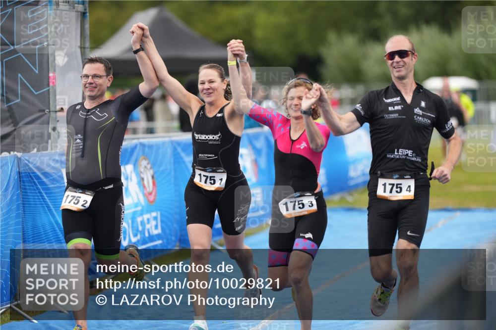 30.08.2026 - Elbe Triathlon Hamburg LAZAROV Photography http://msf.ph/oto/10029821 30.08.2026 16:18:23 Ziel  meine-sportfotos.de