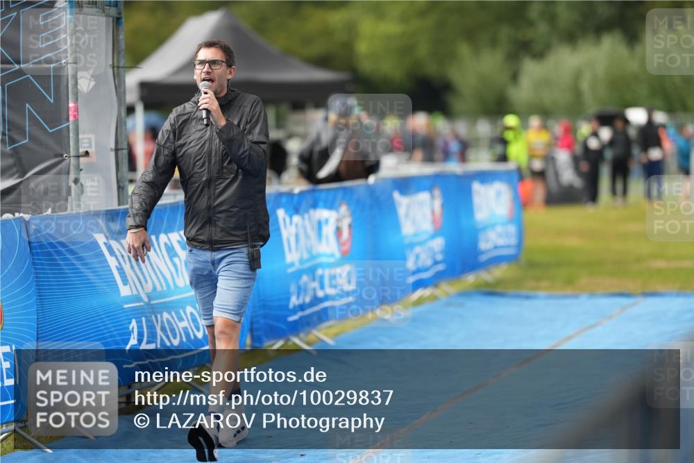 30.08.2026 - Elbe Triathlon Hamburg LAZAROV Photography http://msf.ph/oto/10029837 30.08.2026 16:24:17 Ziel  meine-sportfotos.de