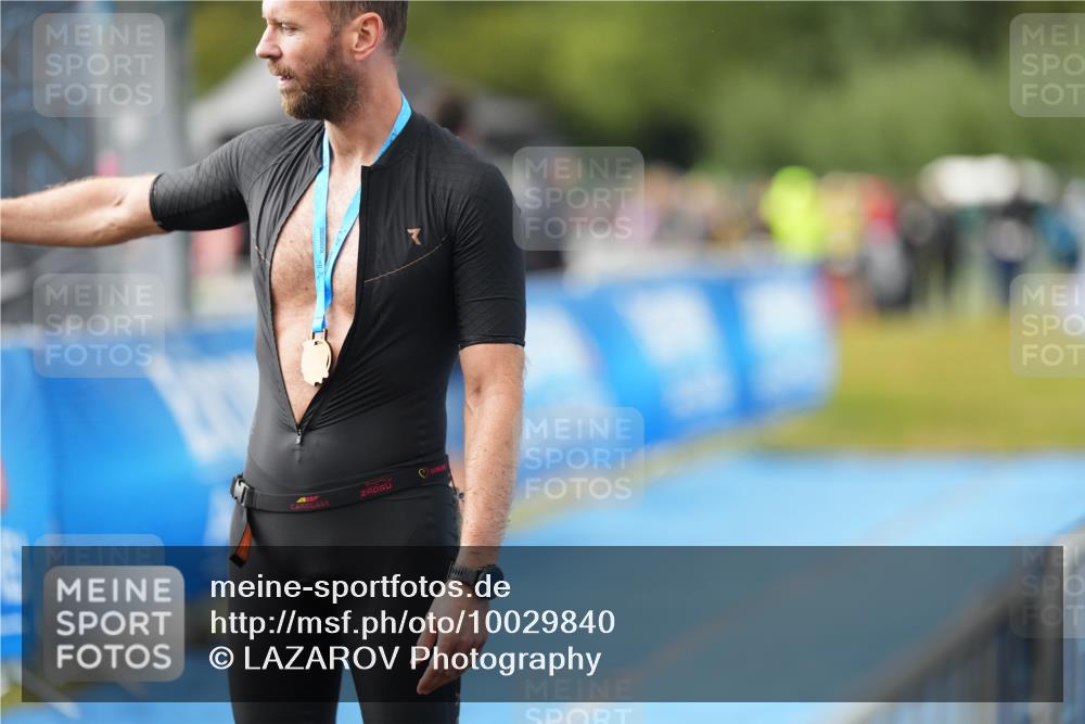 30.08.2026 - Elbe Triathlon Hamburg LAZAROV Photography http://msf.ph/oto/10029840 30.08.2026 16:24:33 Ziel  meine-sportfotos.de