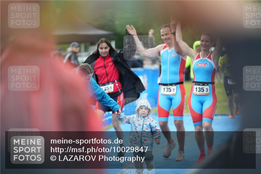 30.08.2026 - Elbe Triathlon Hamburg LAZAROV Photography http://msf.ph/oto/10029847 30.08.2026 16:25:53 Ziel  meine-sportfotos.de