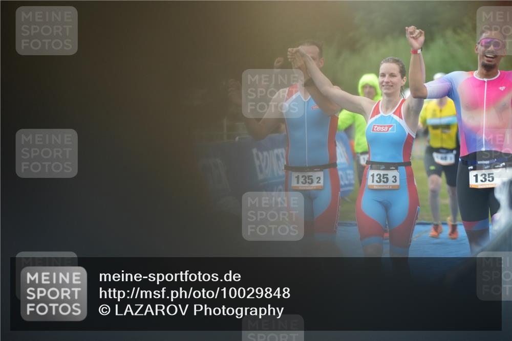 30.08.2026 - Elbe Triathlon Hamburg LAZAROV Photography http://msf.ph/oto/10029848 30.08.2026 16:25:54 Ziel  meine-sportfotos.de