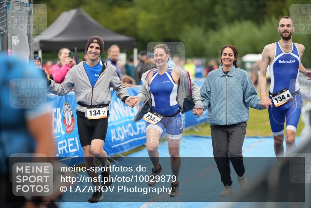 30.08.2026 - Elbe Triathlon Hamburg LAZAROV Photography http://msf.ph/oto/10029879 30.08.2026 16:33:45 Ziel  meine-sportfotos.de