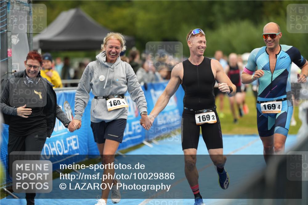 30.08.2026 - Elbe Triathlon Hamburg LAZAROV Photography http://msf.ph/oto/10029886 30.08.2026 16:34:29 Ziel  meine-sportfotos.de