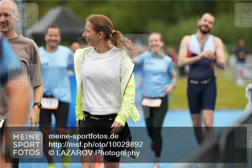 30.08.2026 - Elbe Triathlon Hamburg LAZAROV Photography http://msf.ph/oto/10029892 30.08.2026 16:34:35 Ziel  meine-sportfotos.de