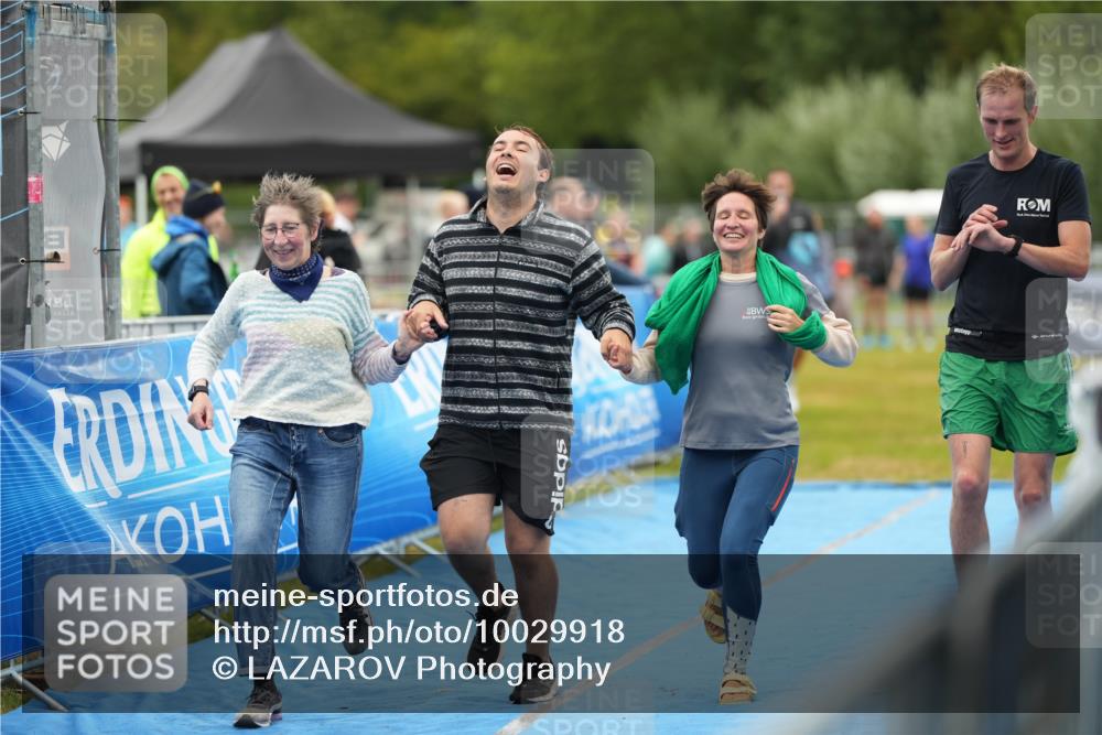 30.08.2026 - Elbe Triathlon Hamburg LAZAROV Photography http://msf.ph/oto/10029918 30.08.2026 16:44:46 Ziel  meine-sportfotos.de