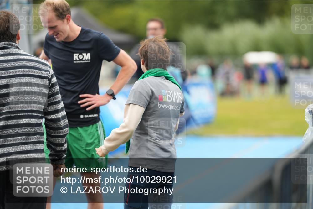 30.08.2026 - Elbe Triathlon Hamburg LAZAROV Photography http://msf.ph/oto/10029921 30.08.2026 16:44:54 Ziel  meine-sportfotos.de