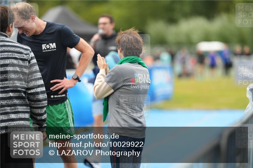 30.08.2026 - Elbe Triathlon Hamburg LAZAROV Photography http://msf.ph/oto/10029922 30.08.2026 16:44:55 Ziel  meine-sportfotos.de