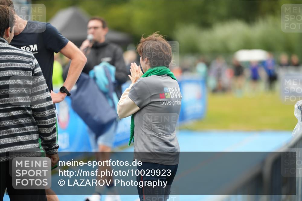 30.08.2026 - Elbe Triathlon Hamburg LAZAROV Photography http://msf.ph/oto/10029923 30.08.2026 16:44:55 Ziel  meine-sportfotos.de