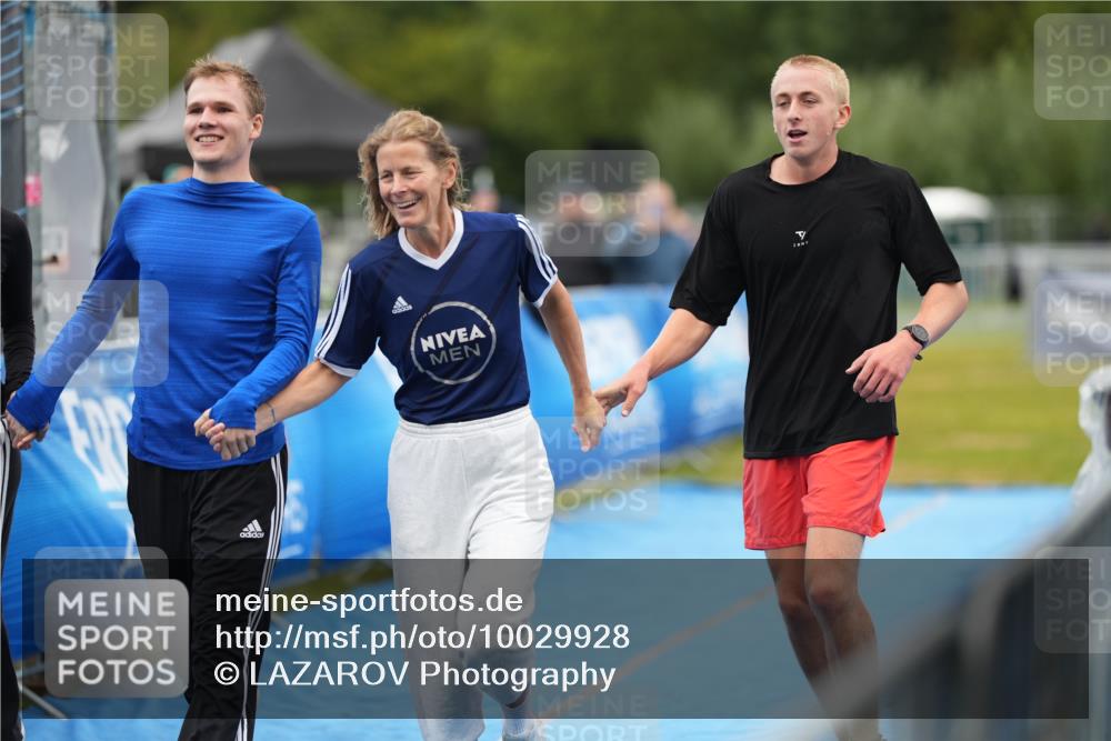 30.08.2026 - Elbe Triathlon Hamburg LAZAROV Photography http://msf.ph/oto/10029928 30.08.2026 16:47:07 Ziel  meine-sportfotos.de