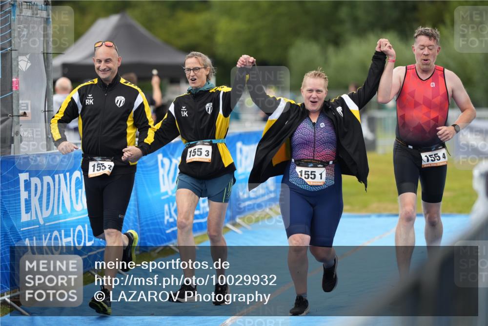 30.08.2026 - Elbe Triathlon Hamburg LAZAROV Photography http://msf.ph/oto/10029932 30.08.2026 16:50:09 Ziel  meine-sportfotos.de