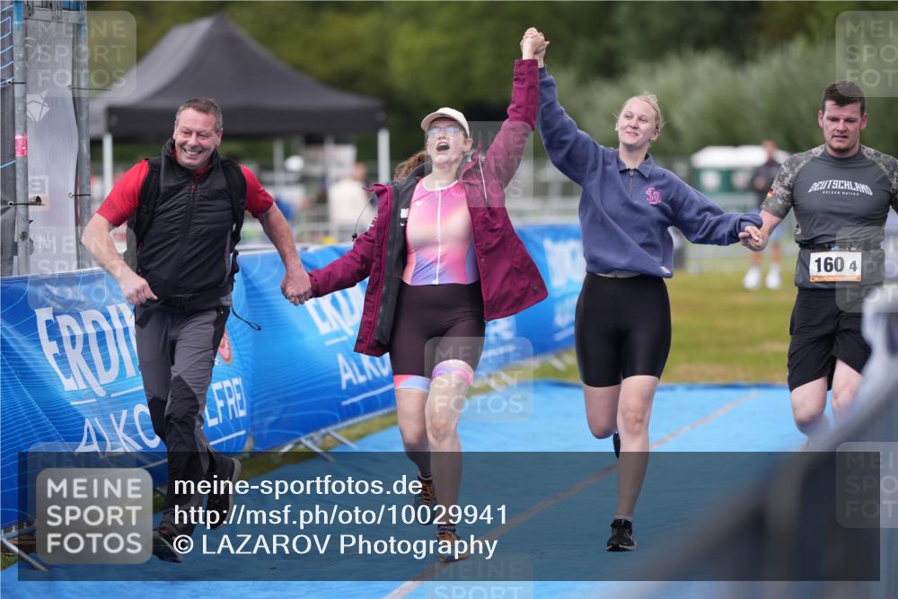30.08.2026 - Elbe Triathlon Hamburg LAZAROV Photography http://msf.ph/oto/10029941 30.08.2026 17:05:03 Ziel  meine-sportfotos.de