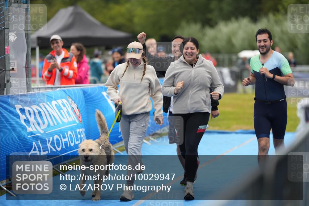 30.08.2026 - Elbe Triathlon Hamburg LAZAROV Photography http://msf.ph/oto/10029947 30.08.2026 17:09:49 Ziel  meine-sportfotos.de