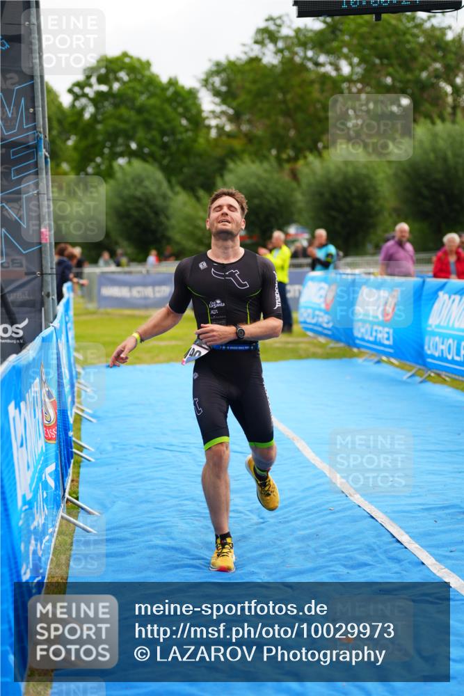 30.08.2026 - Elbe Triathlon Hamburg LAZAROV Photography http://msf.ph/oto/10029973 30.08.2026 10:00:25 Ziel 190 meine-sportfotos.de