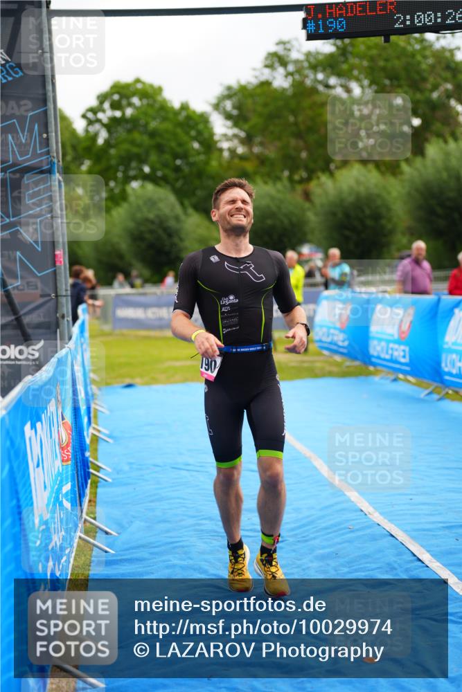 30.08.2026 - Elbe Triathlon Hamburg LAZAROV Photography http://msf.ph/oto/10029974 30.08.2026 10:00:25 Ziel 190 meine-sportfotos.de