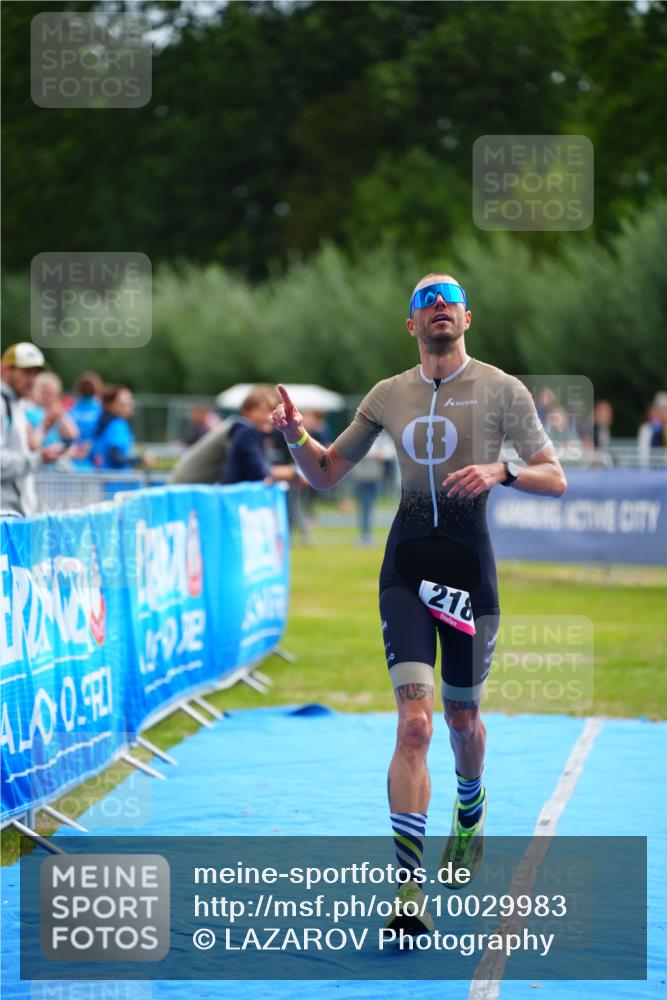 30.08.2026 - Elbe Triathlon Hamburg LAZAROV Photography http://msf.ph/oto/10029983 30.08.2026 10:00:54 Ziel 218 meine-sportfotos.de