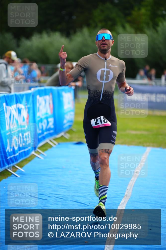 30.08.2026 - Elbe Triathlon Hamburg LAZAROV Photography http://msf.ph/oto/10029985 30.08.2026 10:00:55 Ziel 218 meine-sportfotos.de
