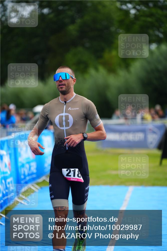 30.08.2026 - Elbe Triathlon Hamburg LAZAROV Photography http://msf.ph/oto/10029987 30.08.2026 10:00:55 Ziel 218 meine-sportfotos.de