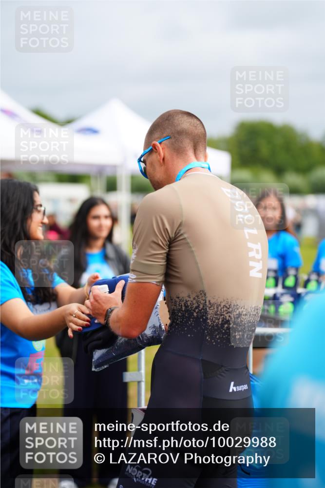 30.08.2026 - Elbe Triathlon Hamburg LAZAROV Photography http://msf.ph/oto/10029988 30.08.2026 10:01:07 Ziel  meine-sportfotos.de