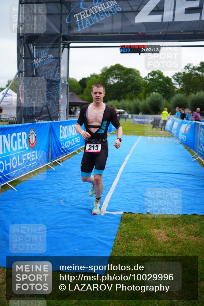 30.08.2026 - Elbe Triathlon Hamburg LAZAROV Photography http://msf.ph/oto/10029996 30.08.2026 10:02:13 Ziel 213 meine-sportfotos.de