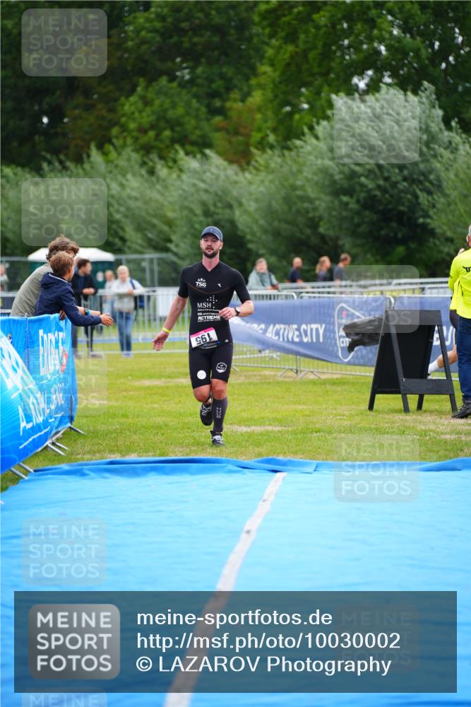30.08.2026 - Elbe Triathlon Hamburg LAZAROV Photography http://msf.ph/oto/10030002 30.08.2026 10:02:36 Ziel 195 meine-sportfotos.de