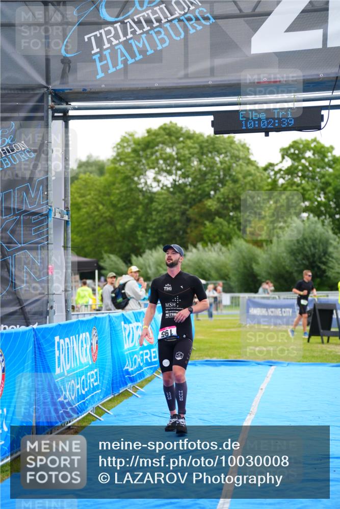 30.08.2026 - Elbe Triathlon Hamburg LAZAROV Photography http://msf.ph/oto/10030008 30.08.2026 10:02:40 Ziel 195 meine-sportfotos.de