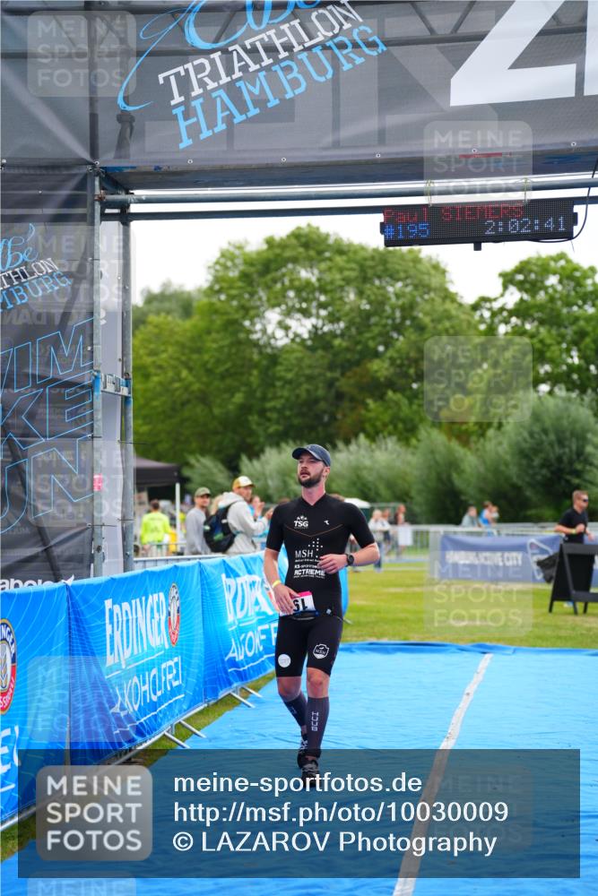 30.08.2026 - Elbe Triathlon Hamburg LAZAROV Photography http://msf.ph/oto/10030009 30.08.2026 10:02:40 Ziel 195 meine-sportfotos.de