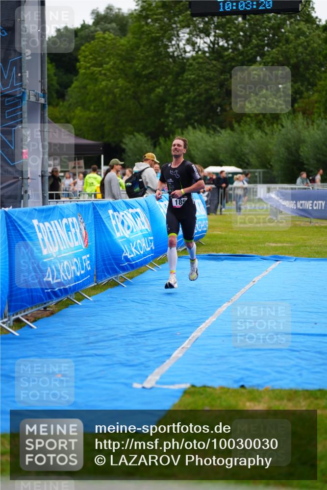 30.08.2026 - Elbe Triathlon Hamburg LAZAROV Photography http://msf.ph/oto/10030030 30.08.2026 10:03:20 Ziel 185 meine-sportfotos.de