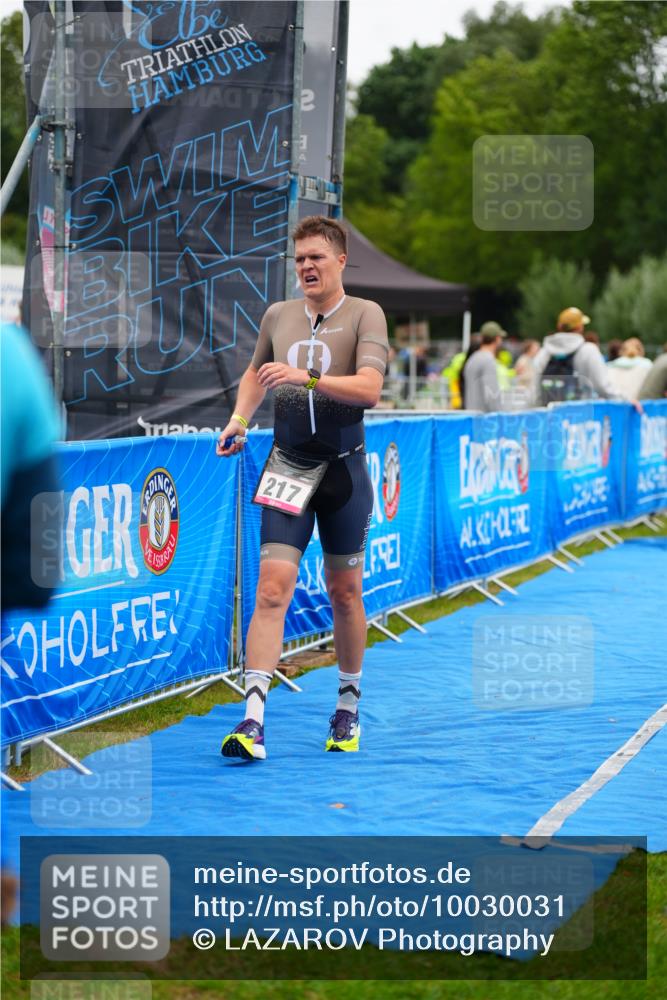 30.08.2026 - Elbe Triathlon Hamburg LAZAROV Photography http://msf.ph/oto/10030031 30.08.2026 10:03:35 Ziel 217 meine-sportfotos.de