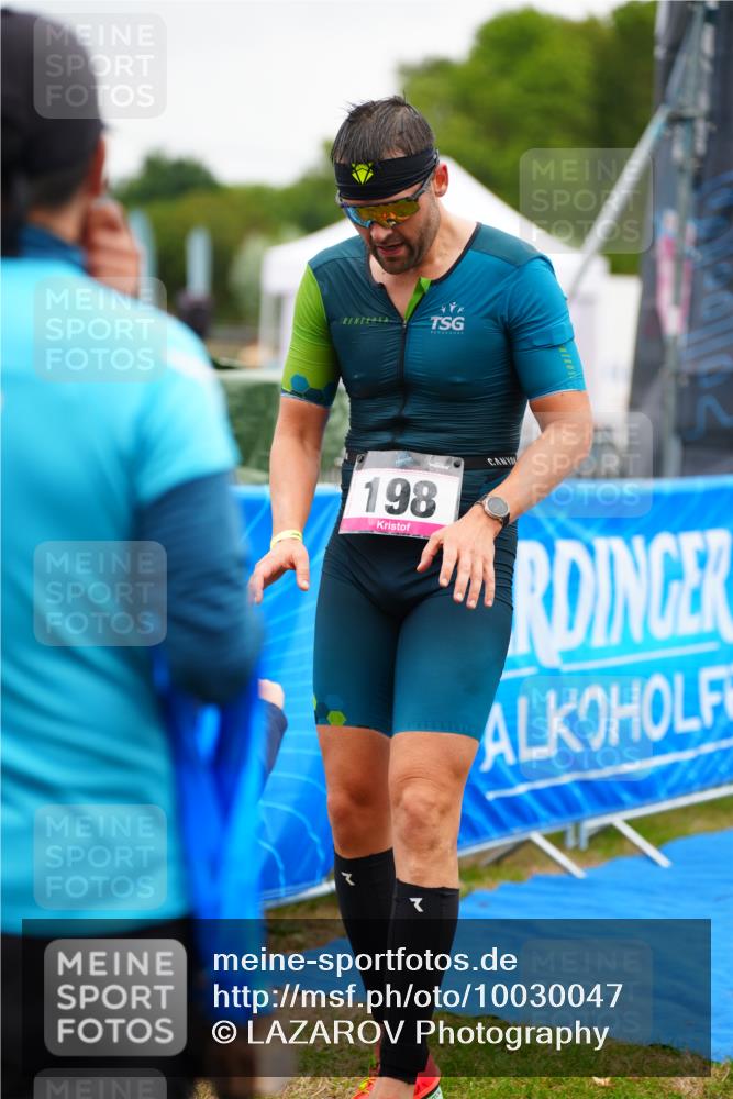 30.08.2026 - Elbe Triathlon Hamburg LAZAROV Photography http://msf.ph/oto/10030047 30.08.2026 10:04:23 Ziel 198 meine-sportfotos.de