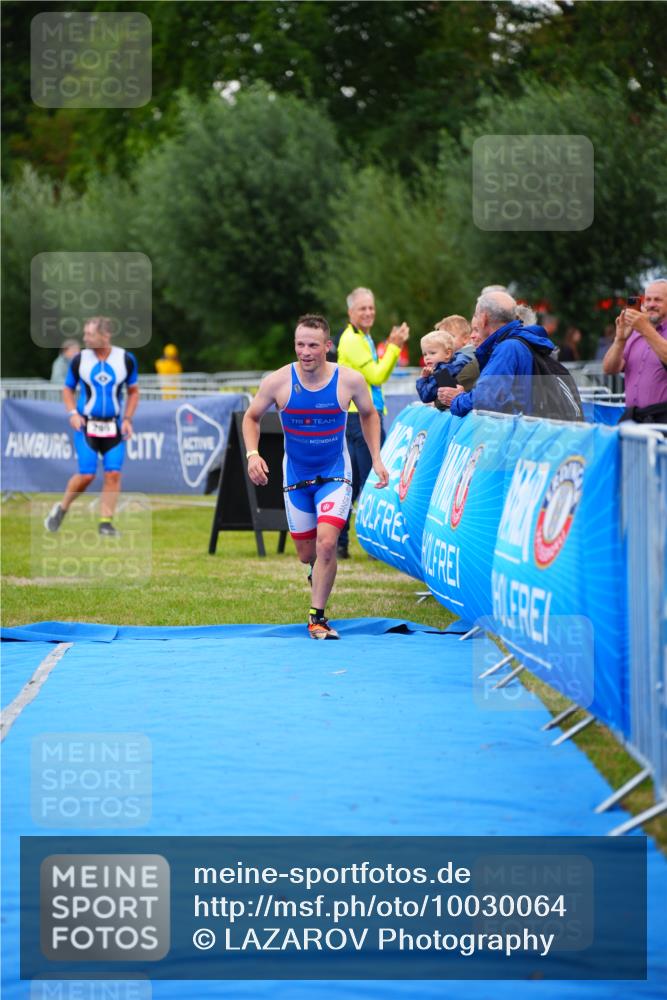 30.08.2026 - Elbe Triathlon Hamburg LAZAROV Photography http://msf.ph/oto/10030064 30.08.2026 10:05:39 Ziel 204 meine-sportfotos.de