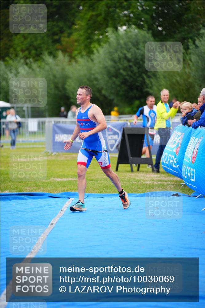 30.08.2026 - Elbe Triathlon Hamburg LAZAROV Photography http://msf.ph/oto/10030069 30.08.2026 10:05:40 Ziel 204 meine-sportfotos.de