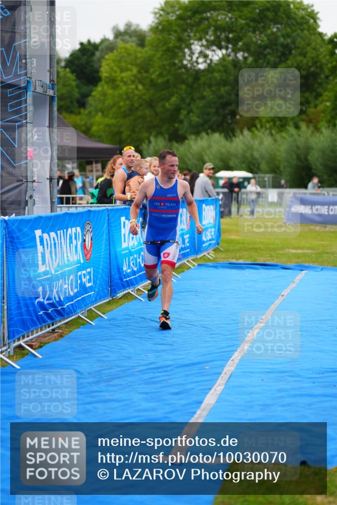 30.08.2026 - Elbe Triathlon Hamburg LAZAROV Photography http://msf.ph/oto/10030070 30.08.2026 10:05:42 Ziel 204 meine-sportfotos.de