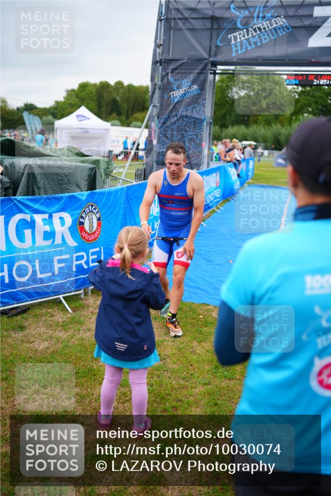 30.08.2026 - Elbe Triathlon Hamburg LAZAROV Photography http://msf.ph/oto/10030074 30.08.2026 10:05:47 Ziel  meine-sportfotos.de