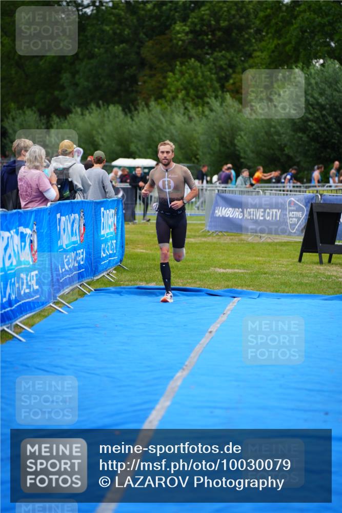 30.08.2026 - Elbe Triathlon Hamburg LAZAROV Photography http://msf.ph/oto/10030079 30.08.2026 10:06:14 Ziel 216 meine-sportfotos.de