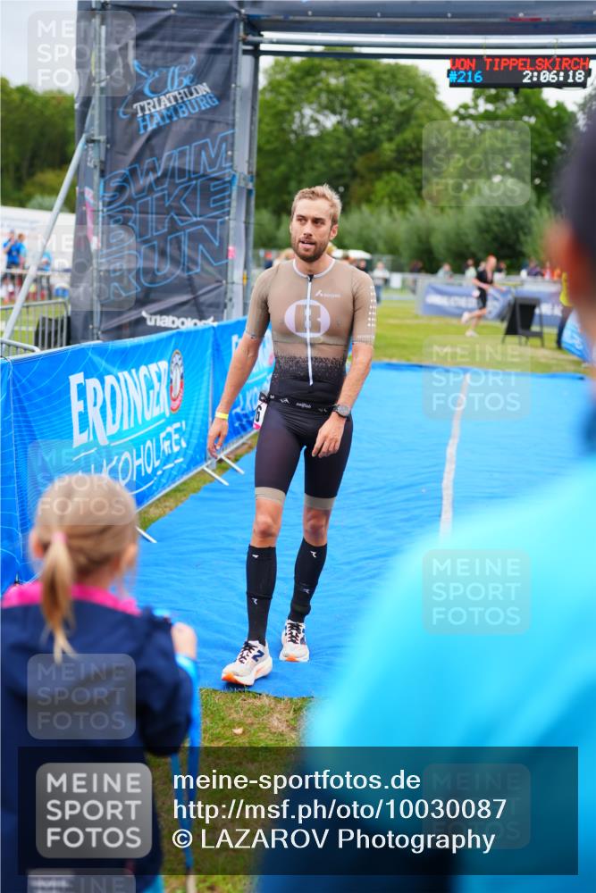 30.08.2026 - Elbe Triathlon Hamburg LAZAROV Photography http://msf.ph/oto/10030087 30.08.2026 10:06:19 Ziel 216 meine-sportfotos.de