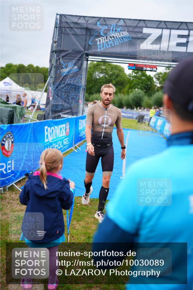 30.08.2026 - Elbe Triathlon Hamburg LAZAROV Photography http://msf.ph/oto/10030089 30.08.2026 10:06:20 Ziel 216 meine-sportfotos.de