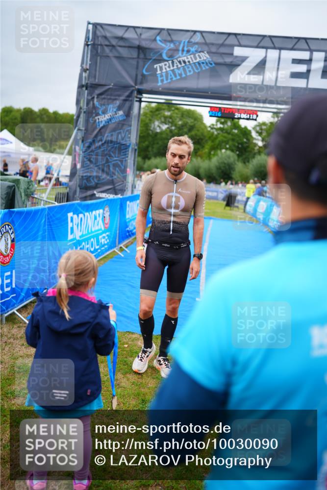30.08.2026 - Elbe Triathlon Hamburg LAZAROV Photography http://msf.ph/oto/10030090 30.08.2026 10:06:20 Ziel 216 meine-sportfotos.de