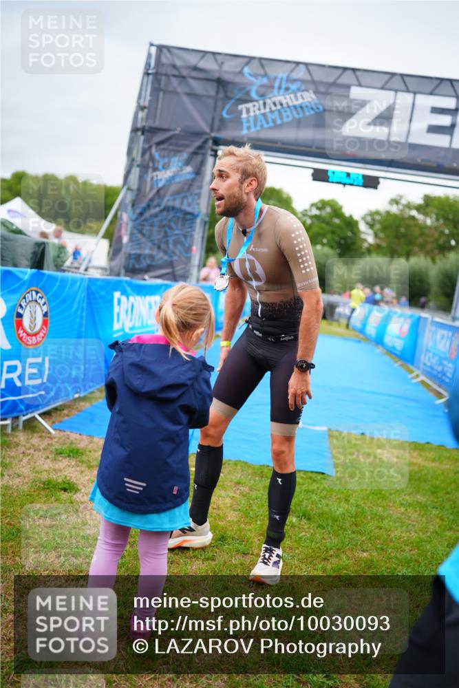 30.08.2026 - Elbe Triathlon Hamburg LAZAROV Photography http://msf.ph/oto/10030093 30.08.2026 10:06:23 Ziel  meine-sportfotos.de