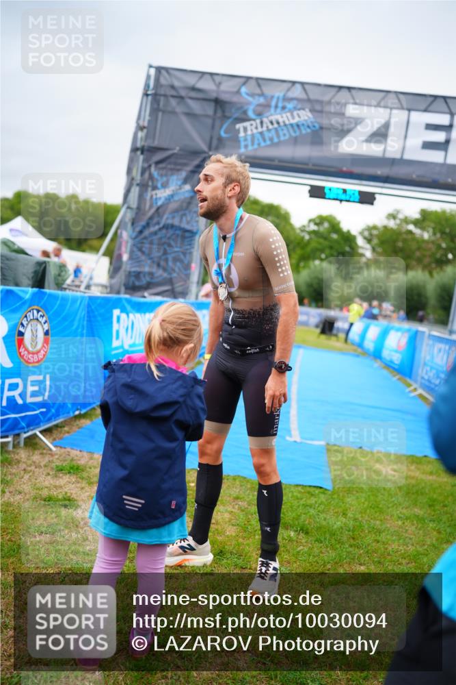 30.08.2026 - Elbe Triathlon Hamburg LAZAROV Photography http://msf.ph/oto/10030094 30.08.2026 10:06:23 Ziel  meine-sportfotos.de