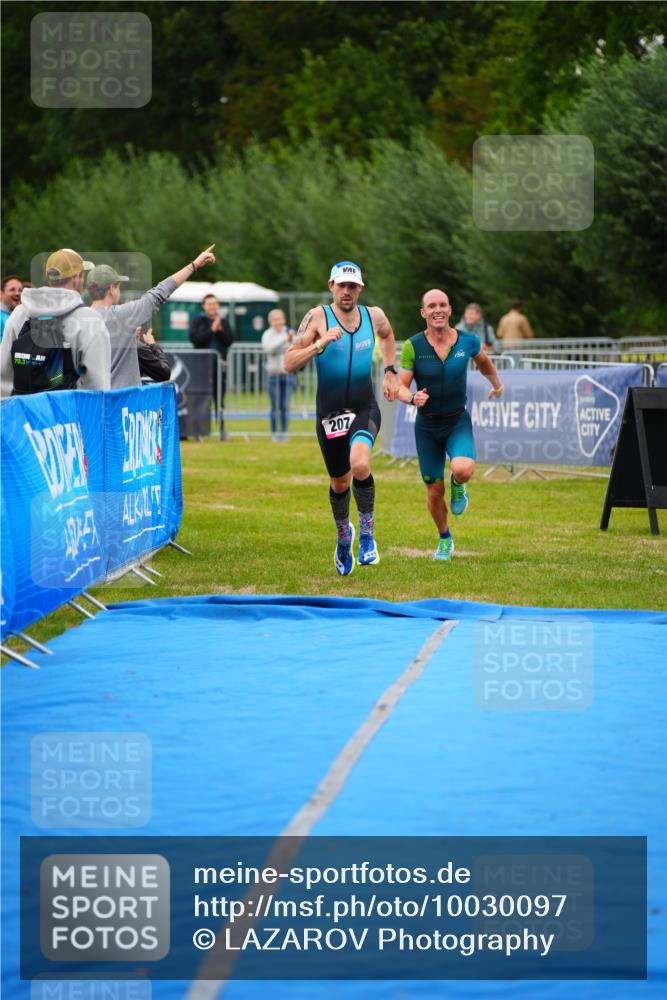 30.08.2026 - Elbe Triathlon Hamburg LAZAROV Photography http://msf.ph/oto/10030097 30.08.2026 10:07:23 Ziel 199, 207 meine-sportfotos.de