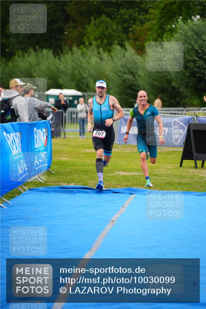 30.08.2026 - Elbe Triathlon Hamburg LAZAROV Photography http://msf.ph/oto/10030099 30.08.2026 10:07:24 Ziel 199, 207 meine-sportfotos.de