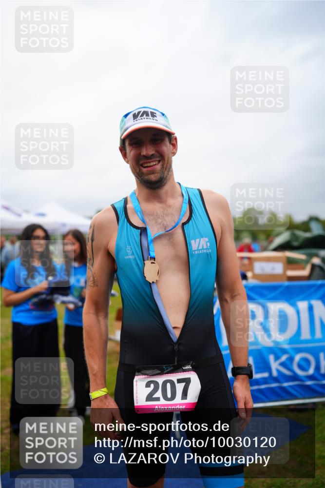 30.08.2026 - Elbe Triathlon Hamburg LAZAROV Photography http://msf.ph/oto/10030120 30.08.2026 10:07:55 Ziel  meine-sportfotos.de