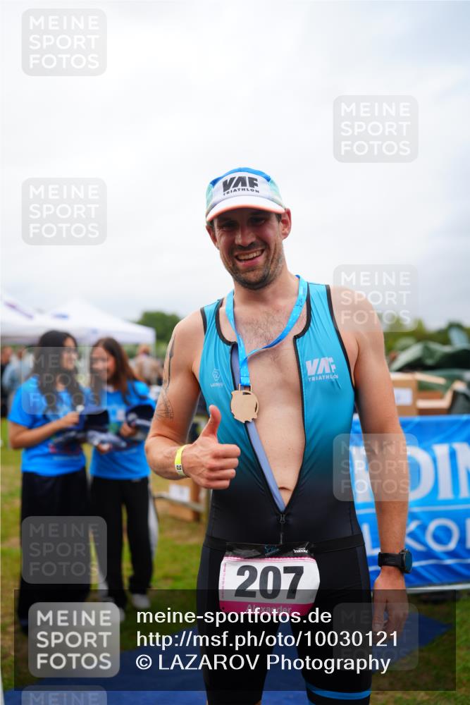 30.08.2026 - Elbe Triathlon Hamburg LAZAROV Photography http://msf.ph/oto/10030121 30.08.2026 10:07:56 Ziel  meine-sportfotos.de