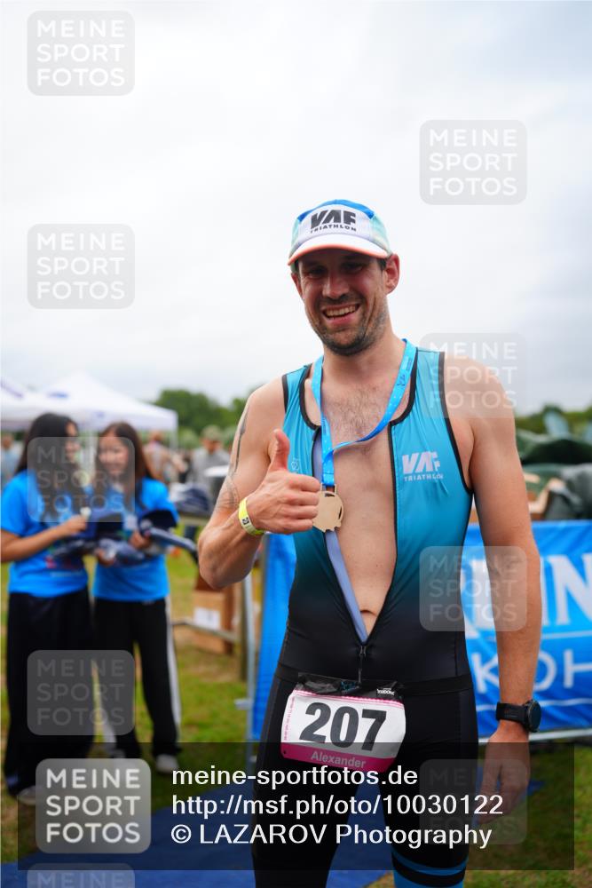 30.08.2026 - Elbe Triathlon Hamburg LAZAROV Photography http://msf.ph/oto/10030122 30.08.2026 10:07:56 Ziel  meine-sportfotos.de