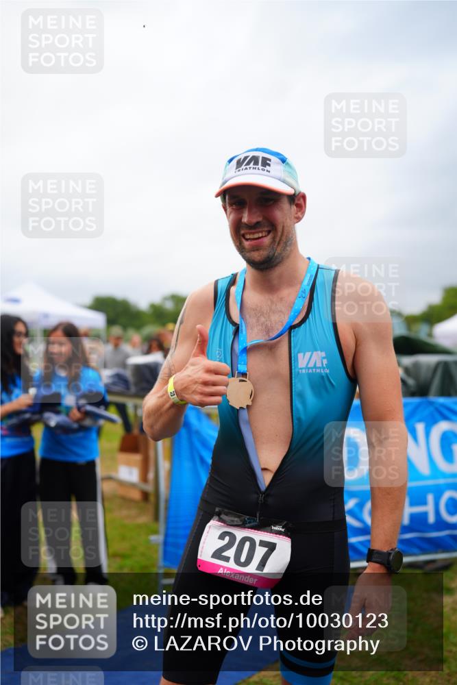 30.08.2026 - Elbe Triathlon Hamburg LAZAROV Photography http://msf.ph/oto/10030123 30.08.2026 10:07:56 Ziel  meine-sportfotos.de