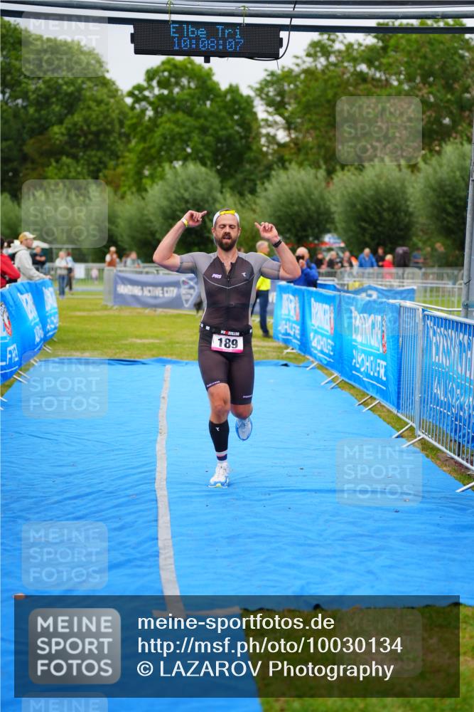 30.08.2026 - Elbe Triathlon Hamburg LAZAROV Photography http://msf.ph/oto/10030134 30.08.2026 10:08:08 Ziel 189 meine-sportfotos.de