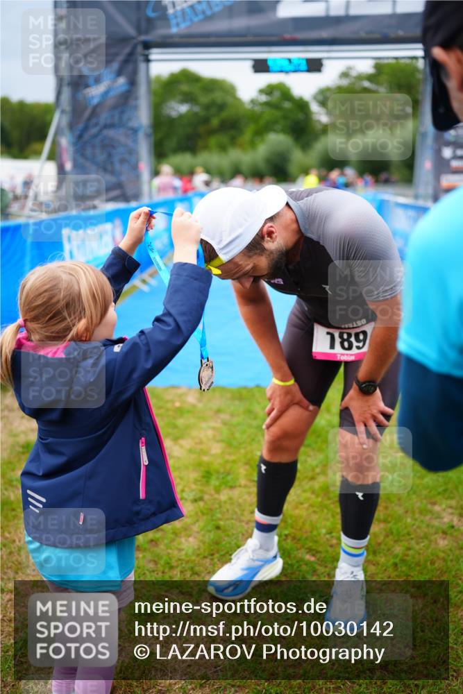 30.08.2026 - Elbe Triathlon Hamburg LAZAROV Photography http://msf.ph/oto/10030142 30.08.2026 10:08:14 Ziel  meine-sportfotos.de